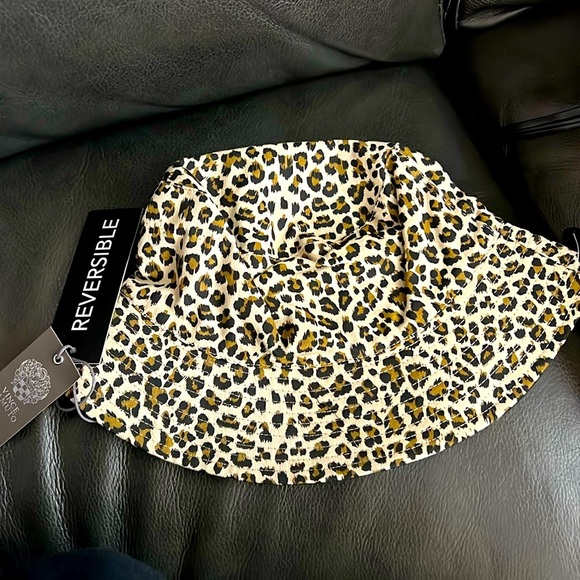 NWT Vince camuto reversible hat one size - Picture 1 of 6